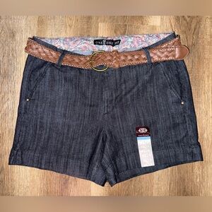 NWT! One 5 One Women’s Shorts. Size 10.